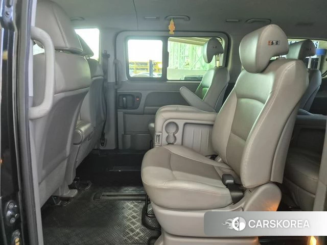 Hyundai The New Grand Starex id 4943582 из Кореи 16