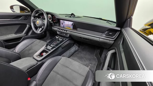 Porsche 911(992) id 4565916 из Кореи 17