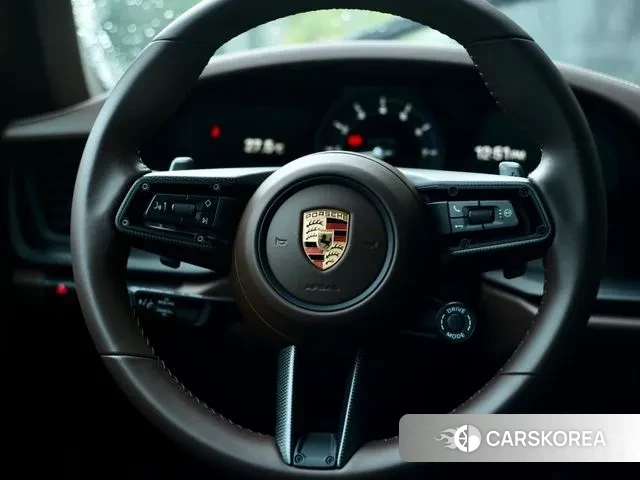 Porsche 911(992) id 3036373 из Кореи 9