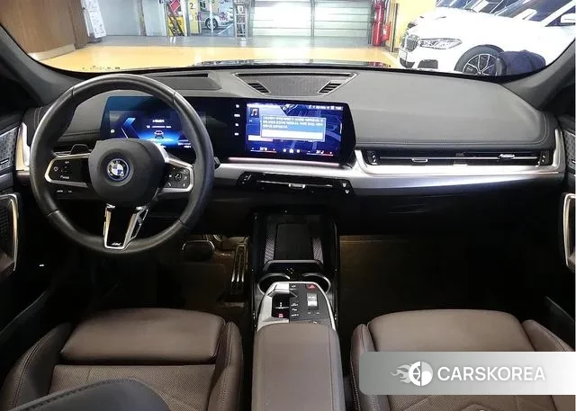 BMW iX1 (U11) id 3462088 из Кореи 17