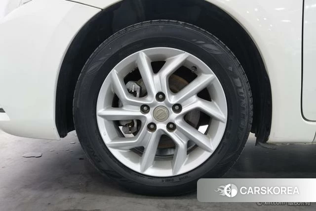Nissan TIIDA id 4273611 из Китая 21