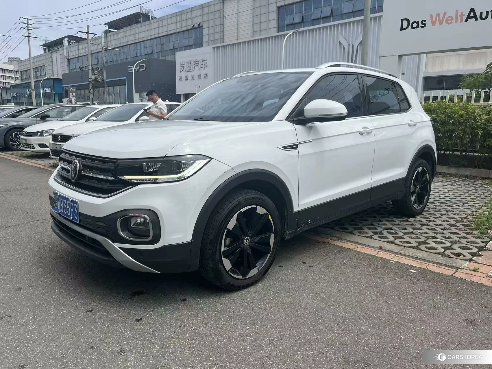 Volkswagen Exploring the shadow id 4467723 из Китая 7
