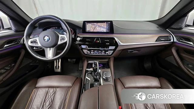 BMW 5 Series (G30) id 3954949 из Кореи 17