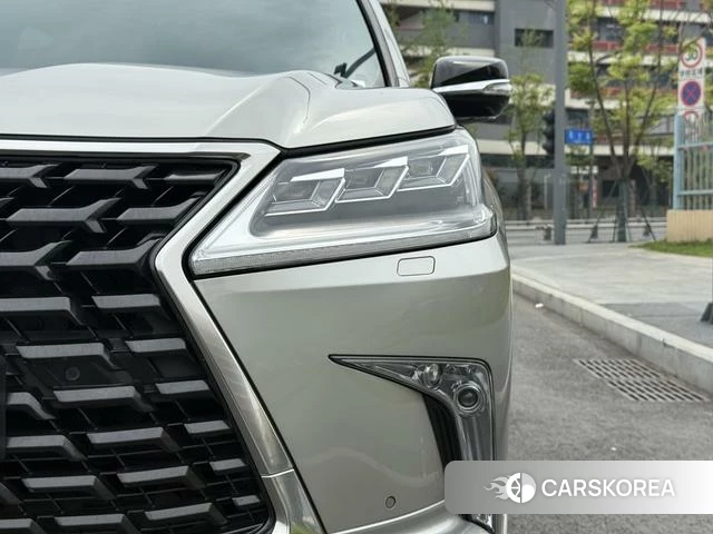 Lexus LX id 4359572 из Китая 16