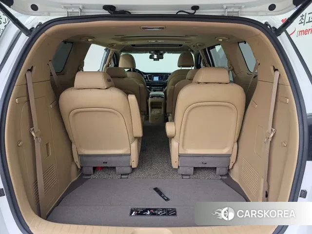 Kia The New Carnival id 3641476 из Кореи 17