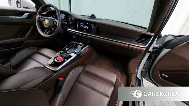 Porsche 911(992) id 3374010 из Кореи 17