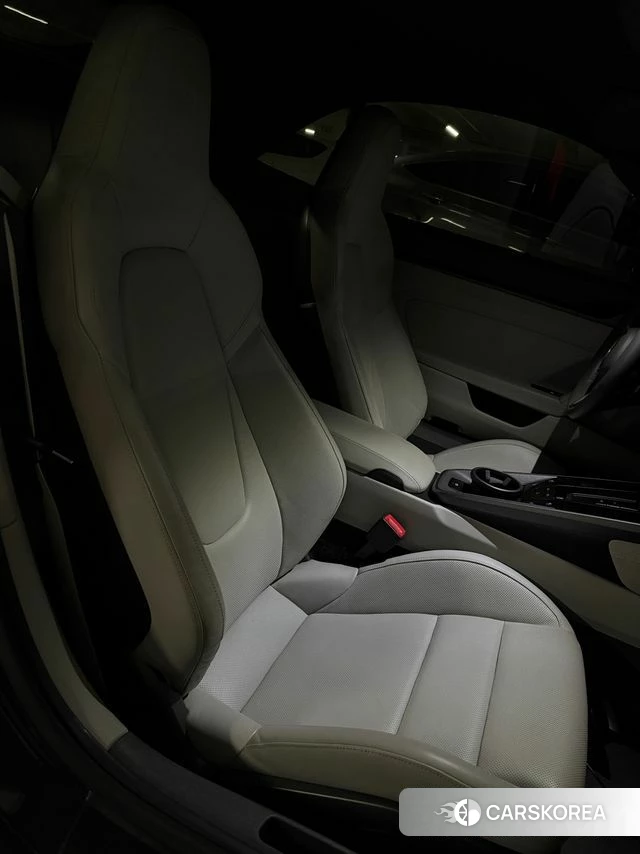 Porsche 911(992) id 4212029 из Кореи 7