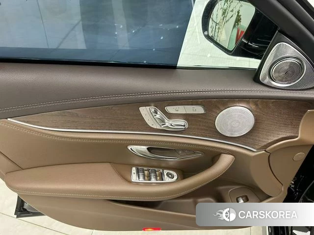 Mercedes-Benz E-class id 4256866 из Китая 31