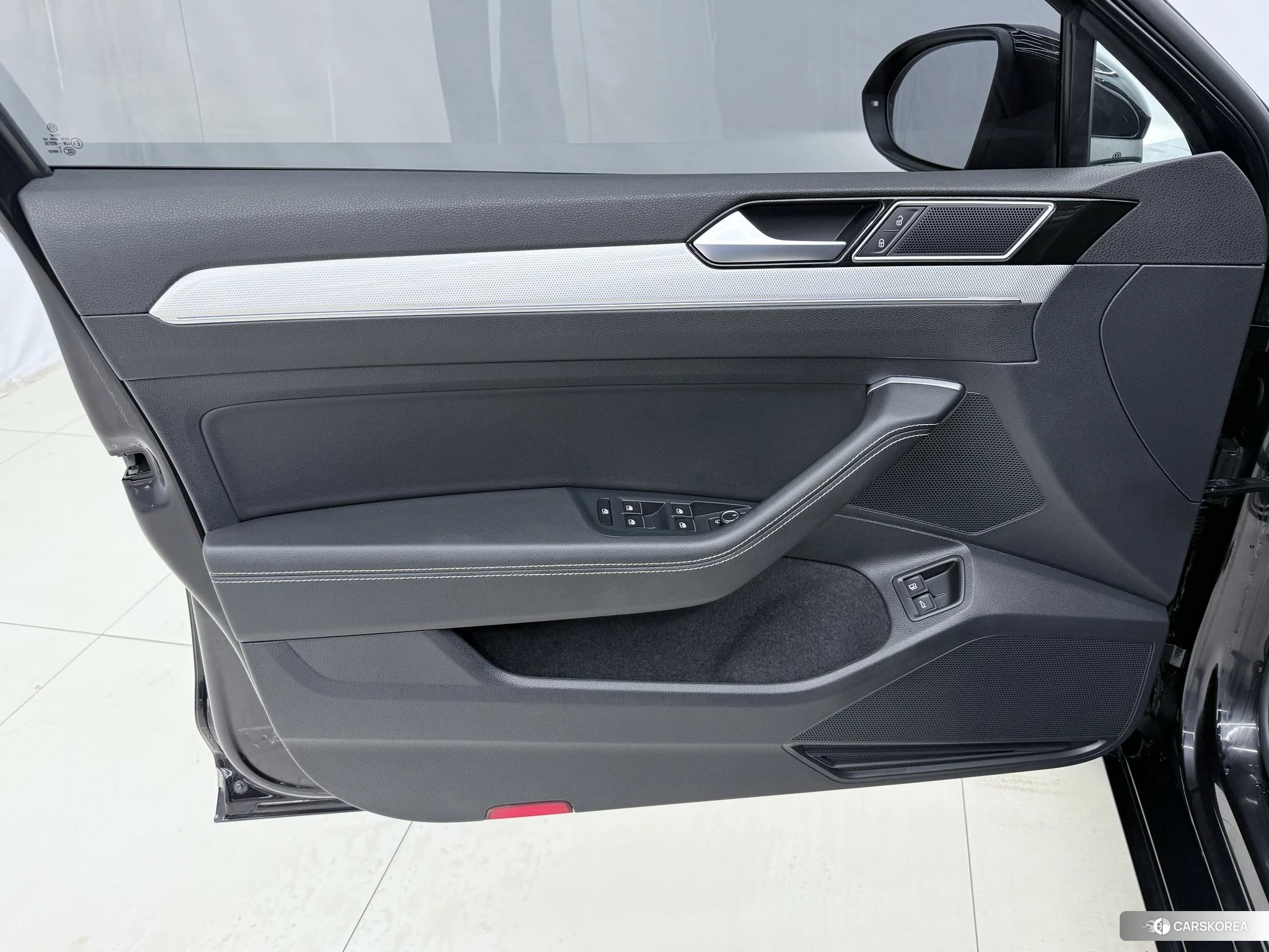 Volkswagen Magotan PHEV id 4455345 из Китая 13