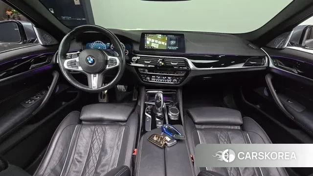 BMW 5 Series (G30) id 3602206 из Кореи 17