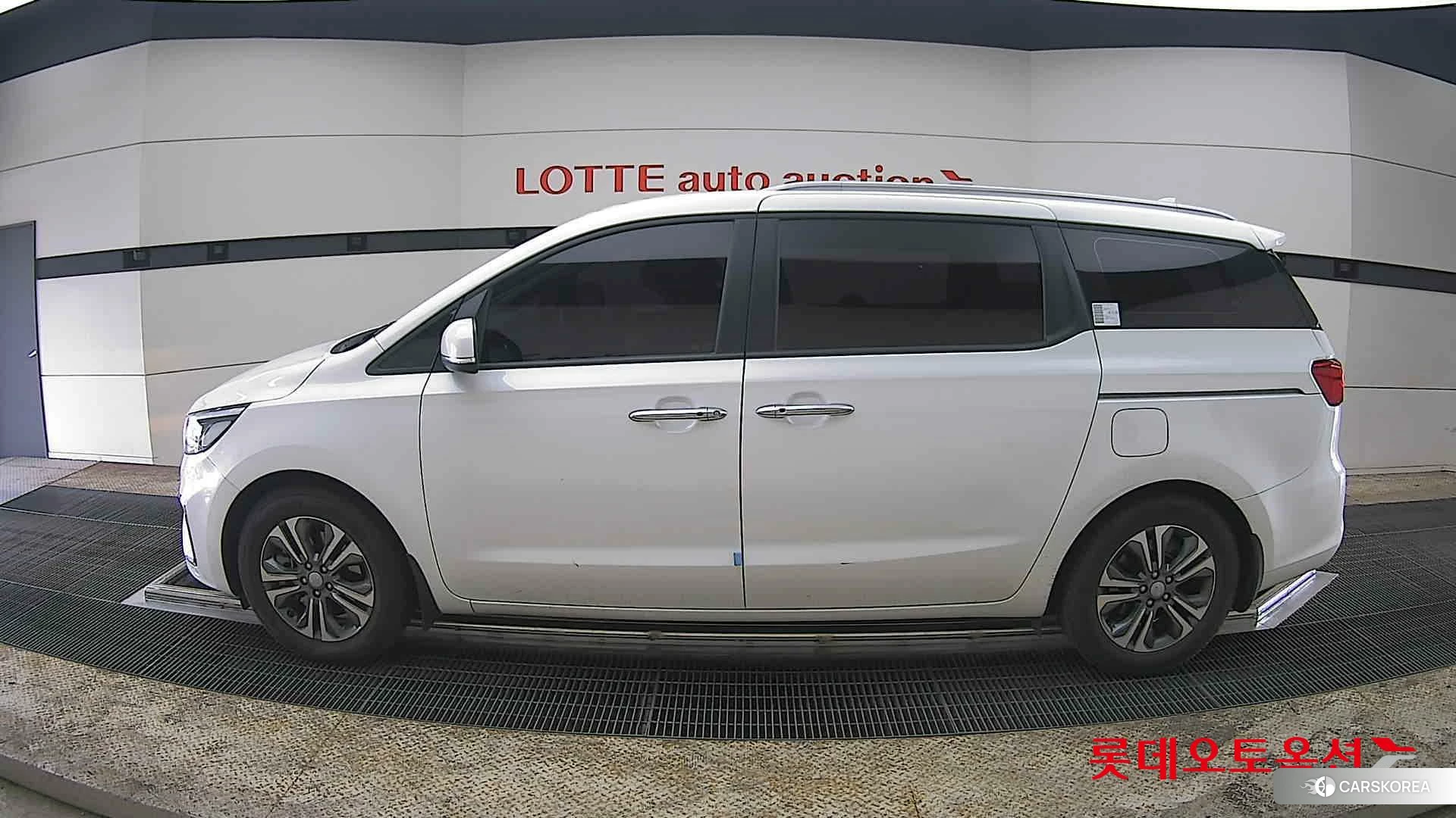 Kia Carnival id 3875740 из Кореи 35