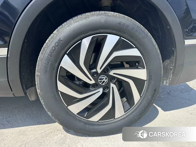Volkswagen Tiguan L id 4328783 из Китая 23