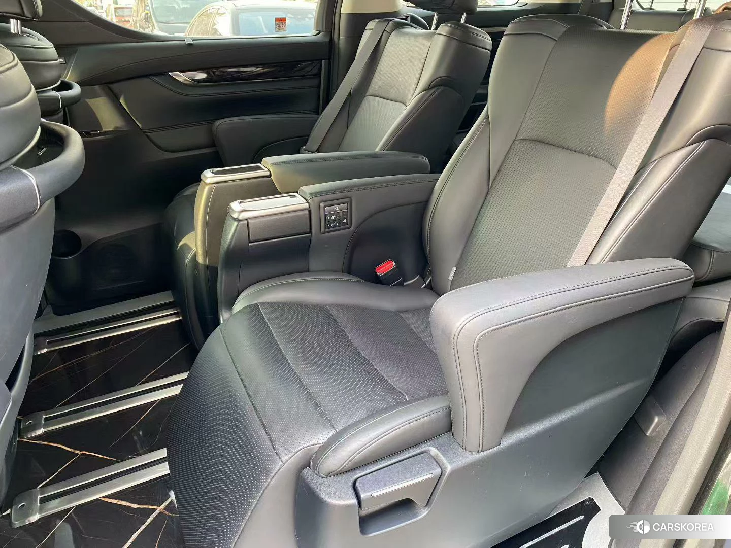 Toyota Wilfa id 4498607 из Китая 8