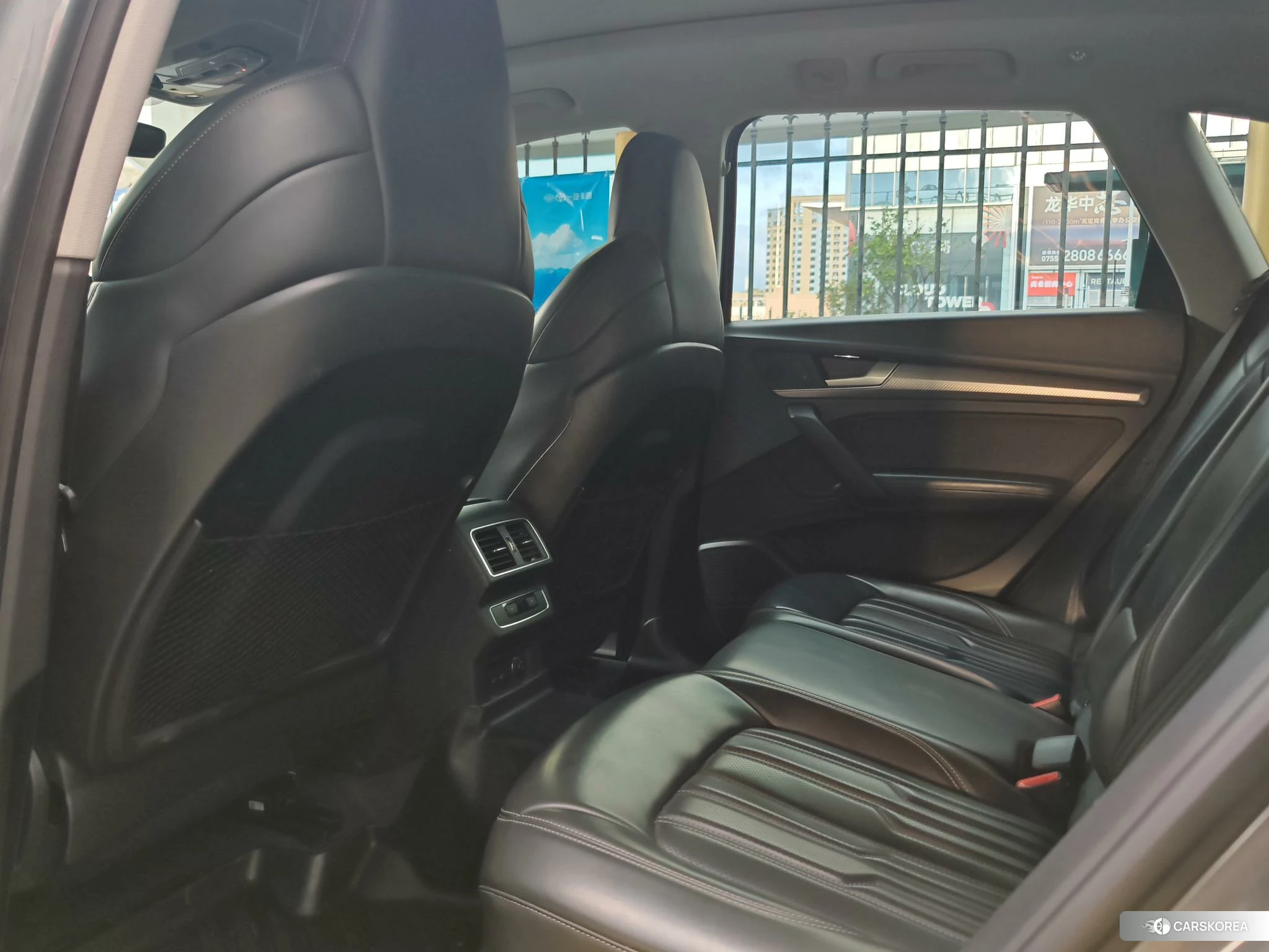 Audi Q5L id 4479763 из Китая 8