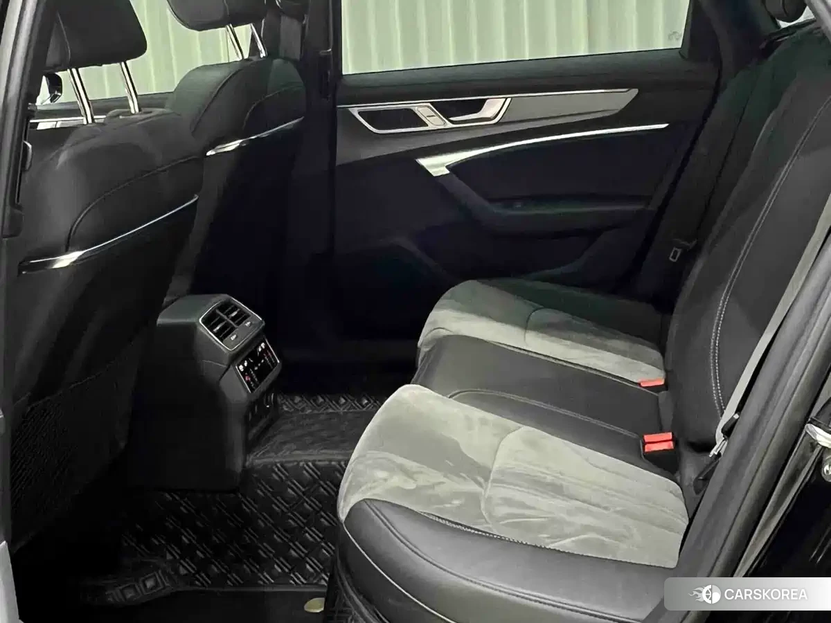 Audi A6L id 4559803 из Китая 20