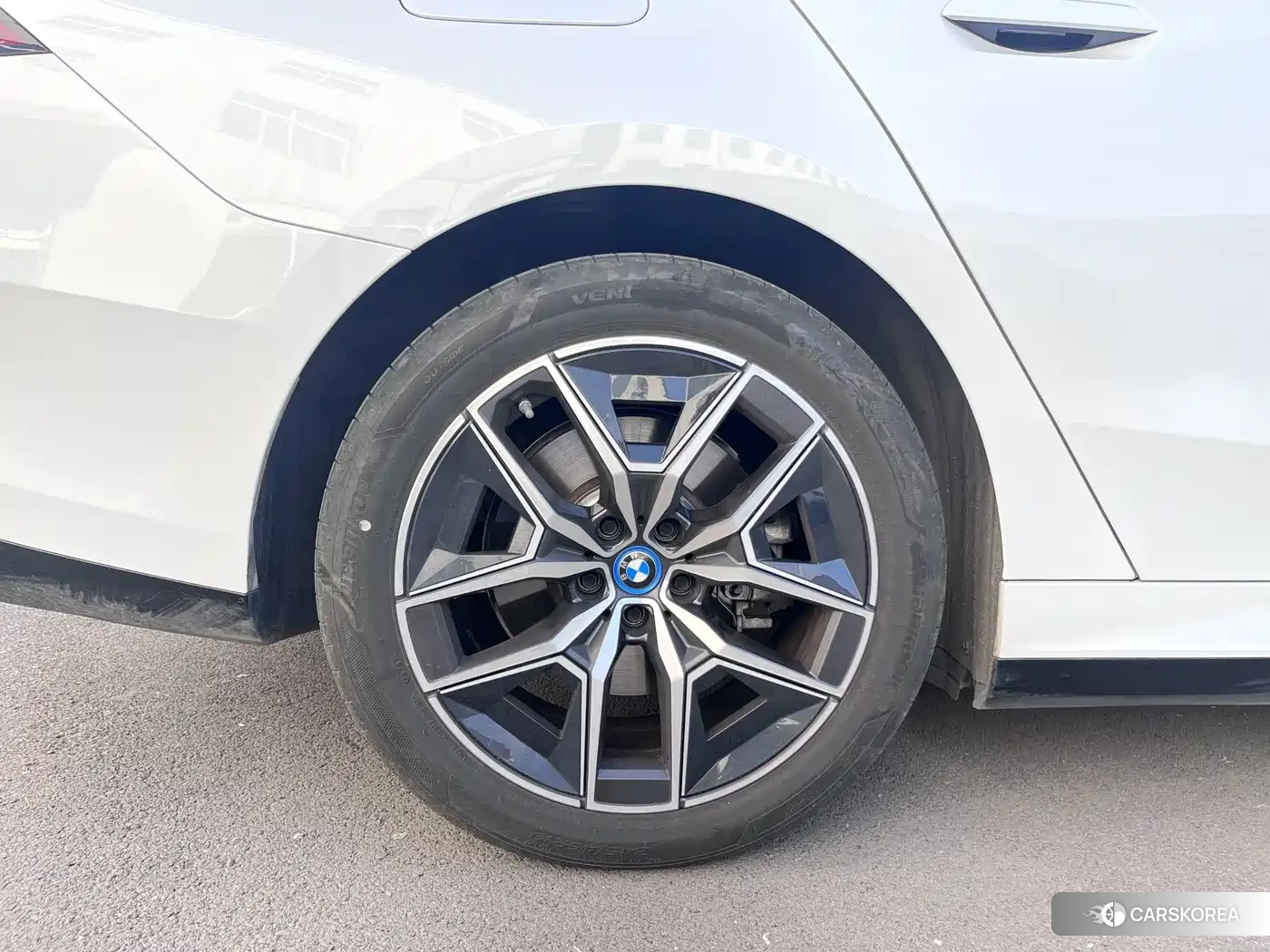 BMW i5 id 4538984 из Китая 13