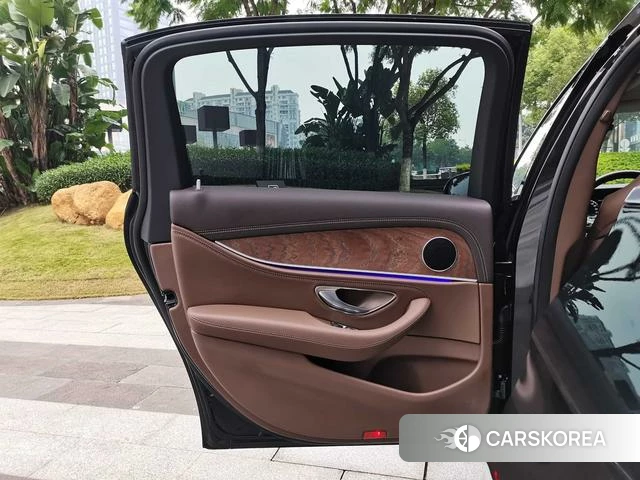 Mercedes-Benz E-class id 4313726 из Китая 14