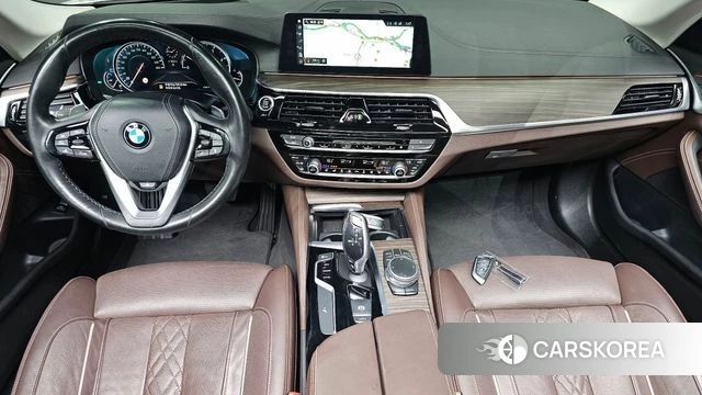 BMW 5 Series (G30) id 3845729 из Кореи 17