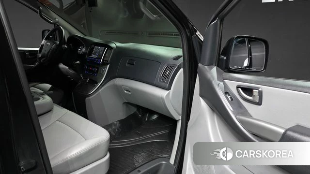 Hyundai The New Grand Starex id 4232705 из Кореи 28