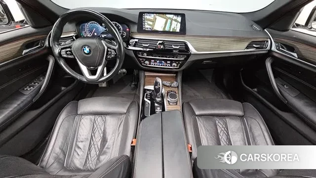 BMW 5 Series (G30) id 3418230 из Кореи 17