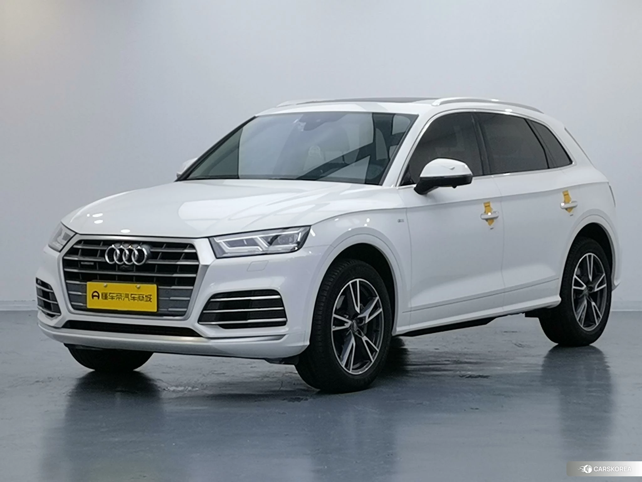 Audi Q5L id 4513967 из Китая 17