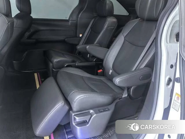 Toyota Saina id 4279021 из Китая 8