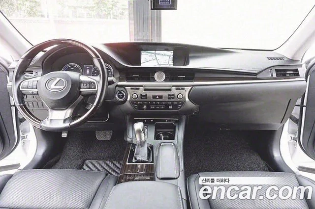 Lexus New ES300h id 2922942 из Кореи 17