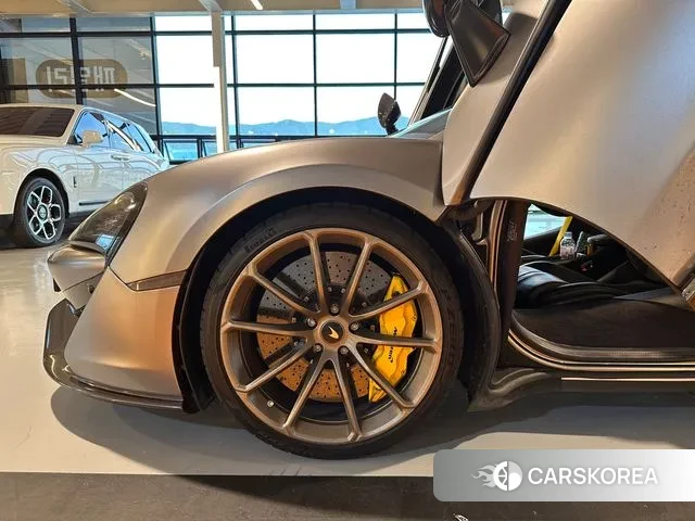 McLaren 570S id 3013554 из Кореи 14