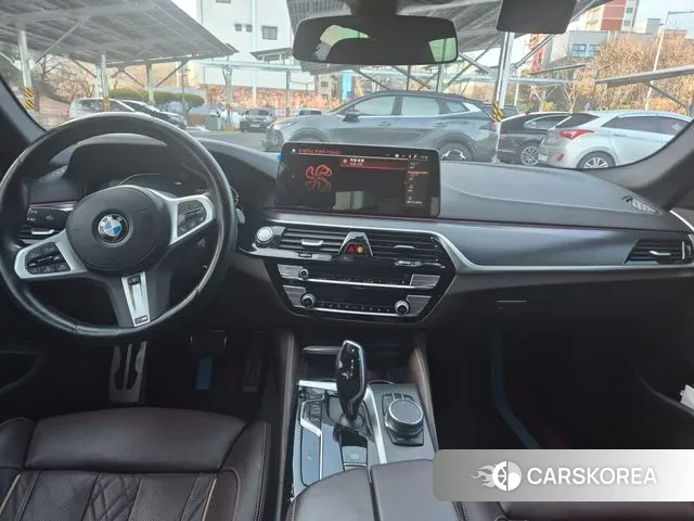 BMW 5 Series (G30) id 3639518 из Кореи 17