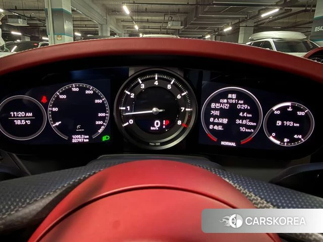 Porsche 911(992) id 3965912 из Кореи 17