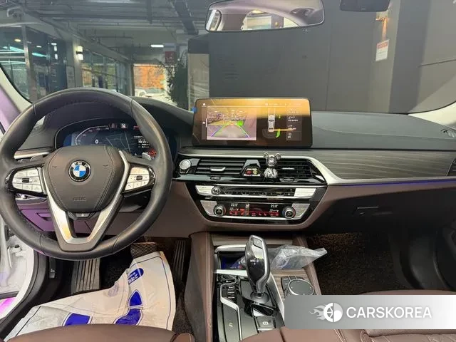 BMW 5 Series (G30) id 3411143 из Кореи 17