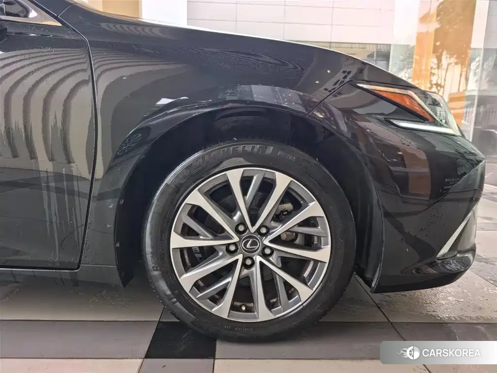Lexus ES id 4515305 из Китая 7