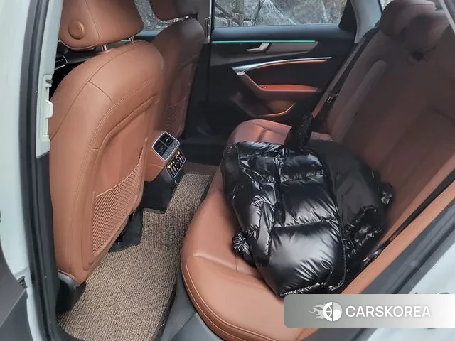 Audi A6 (C8) id 3588055 из Кореи 17