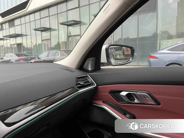 BMW 3 series id 4261906 из Китая 32