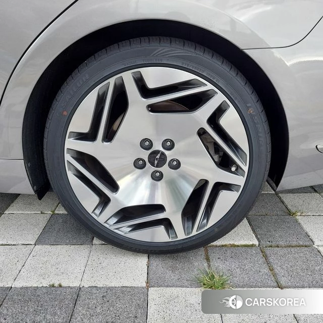 Genesis G90 id 4697804 из Кореи 17