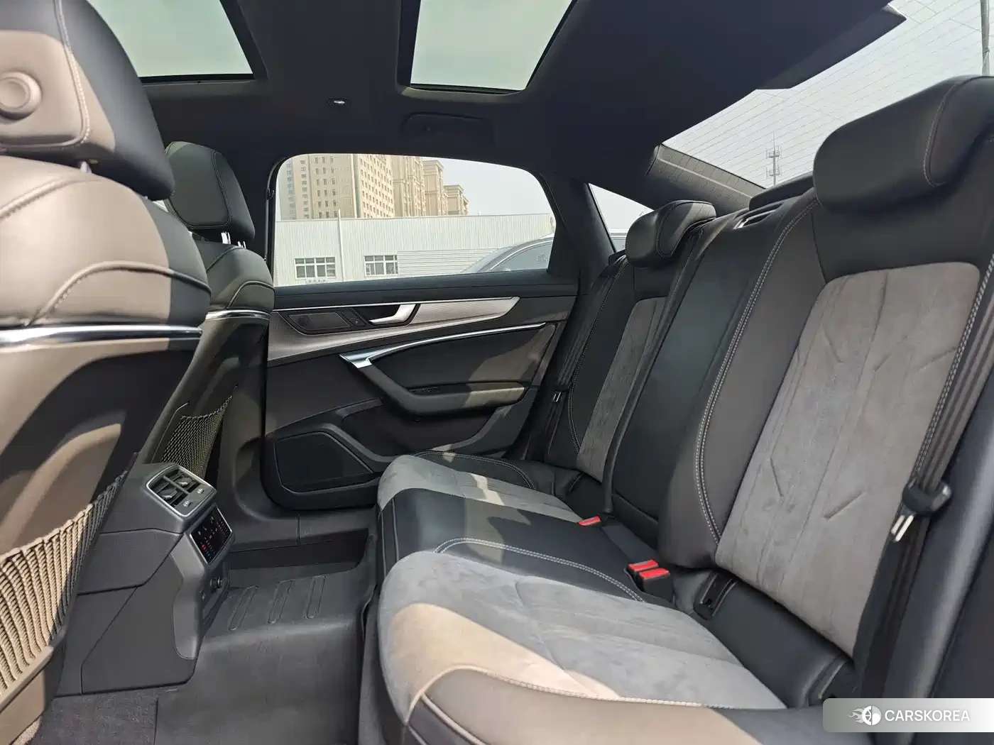 Audi A6L id 4545949 из Китая 7