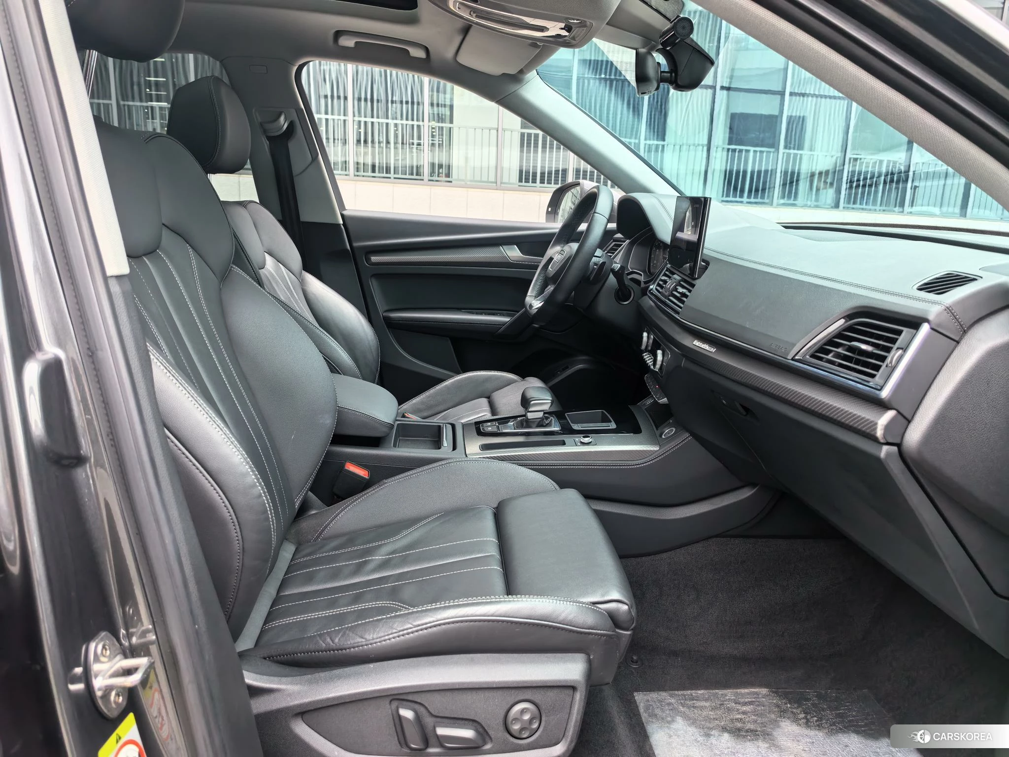 Audi Q5L id 4454051 из Китая 19