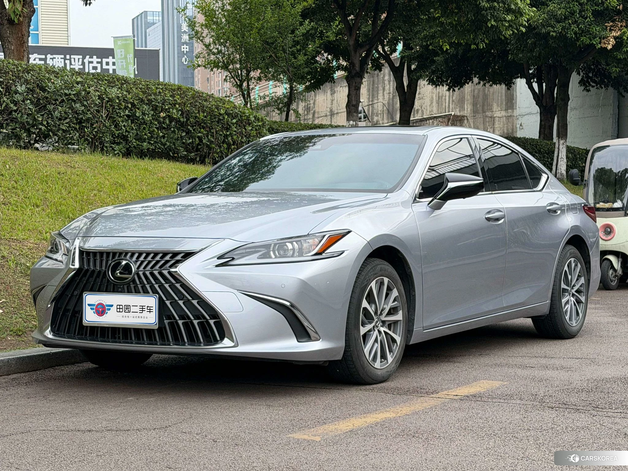 Lexus ES id 4473955 из Китая 10