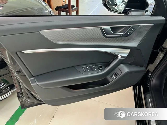 Audi A6L id 4348432 из Китая 21