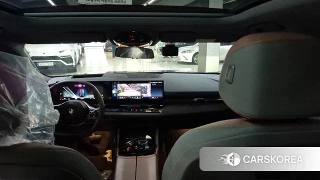 BMW 5 Series (G60) id 3200858 из Кореи 17