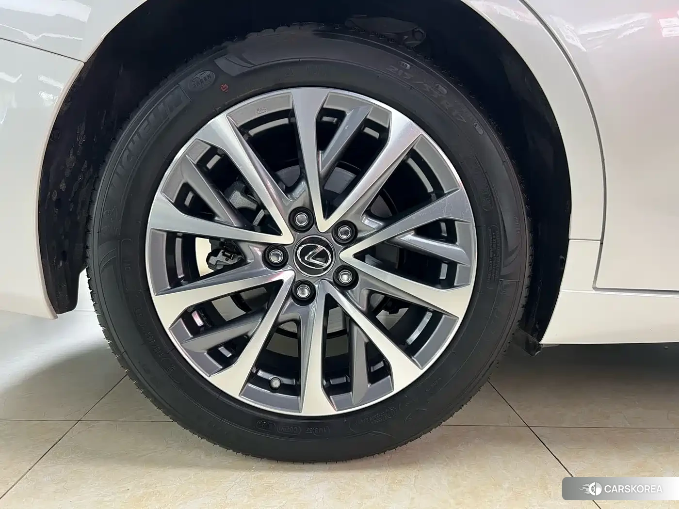 Lexus ES id 4570498 из Китая 24
