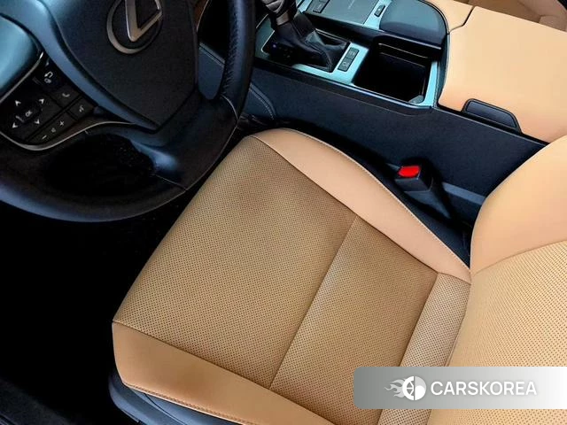 Lexus ES id 4307743 из Китая 7