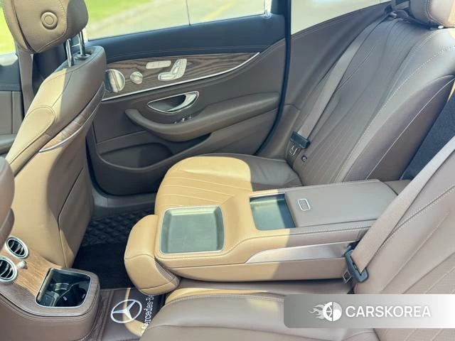 Mercedes-Benz E-class id 4290915 из Китая 10