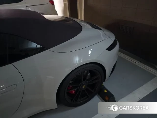 Porsche 911(992) id 3305473 из Кореи 17