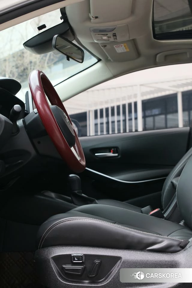 Toyota Corolla dual engine E+ id 4261825 из Китая 7