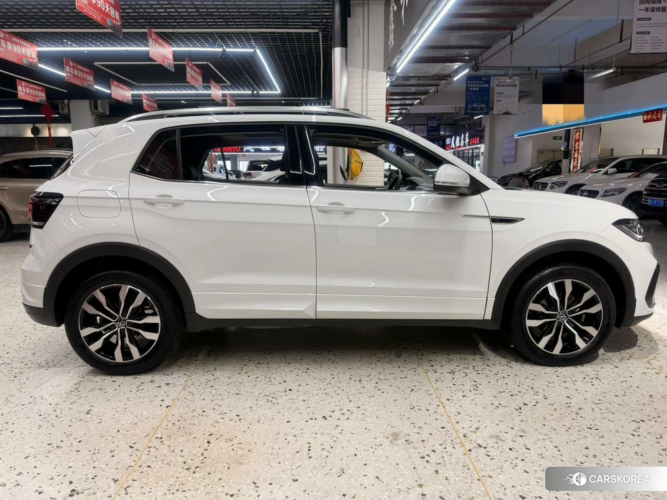 Volkswagen Exploring the shadow id 4493105 из Китая 27