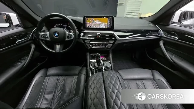 BMW 5 Series (G30) id 3420730 из Кореи 17