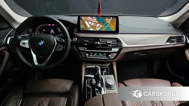 BMW 5 Series (G30) id 2984549 из Кореи 17