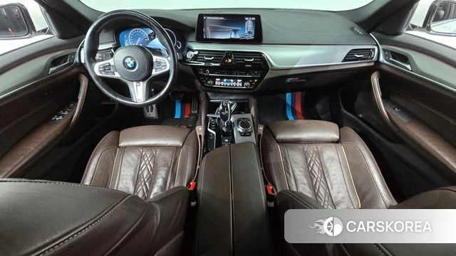 BMW 5 Series (G30) id 3936726 из Кореи 17