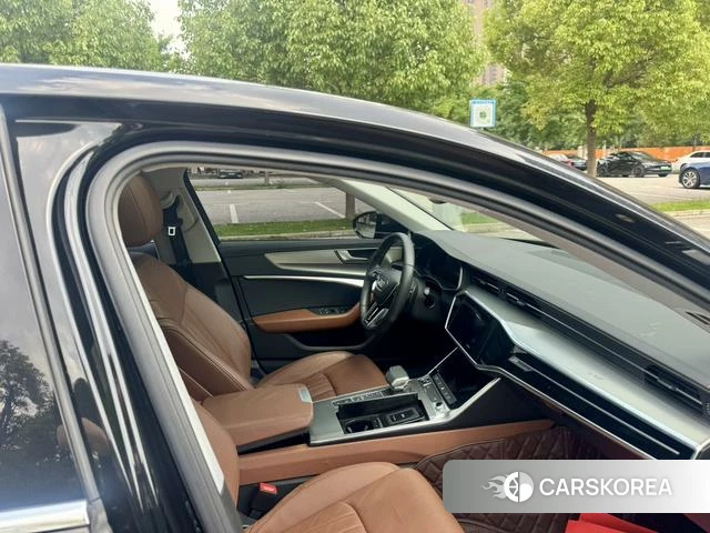 Audi A6L id 4393796 из Китая 10
